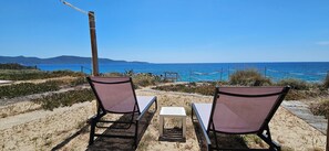 Property grounds - T3 Paradise on the beach, feet in the water (Olmeto)