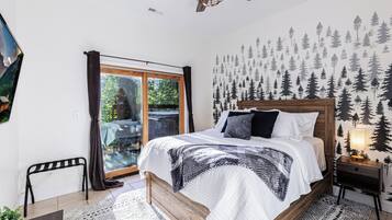 5 bedrooms, iron/ironing board, WiFi, bed sheets