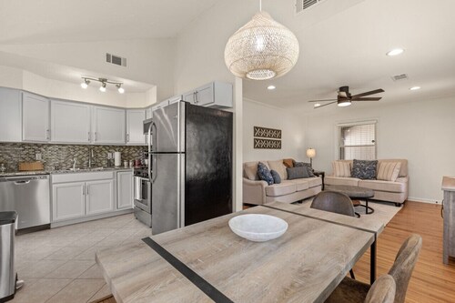 ModernNest-KS Bed| Fire Pit• Near TU•Expo•Downtown