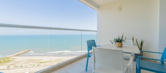 Condominio exclusivo nuevo frente al mar