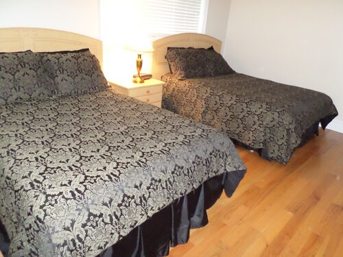 Comfortable and spacious 5-bedroom villa Sleeps 16