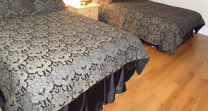 Comfortable and spacious 5-bedroom villa Sleeps 16