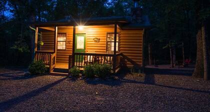 Whispering Woods Couple Cabin features 1 QUEEN and outdoor HOT TUB