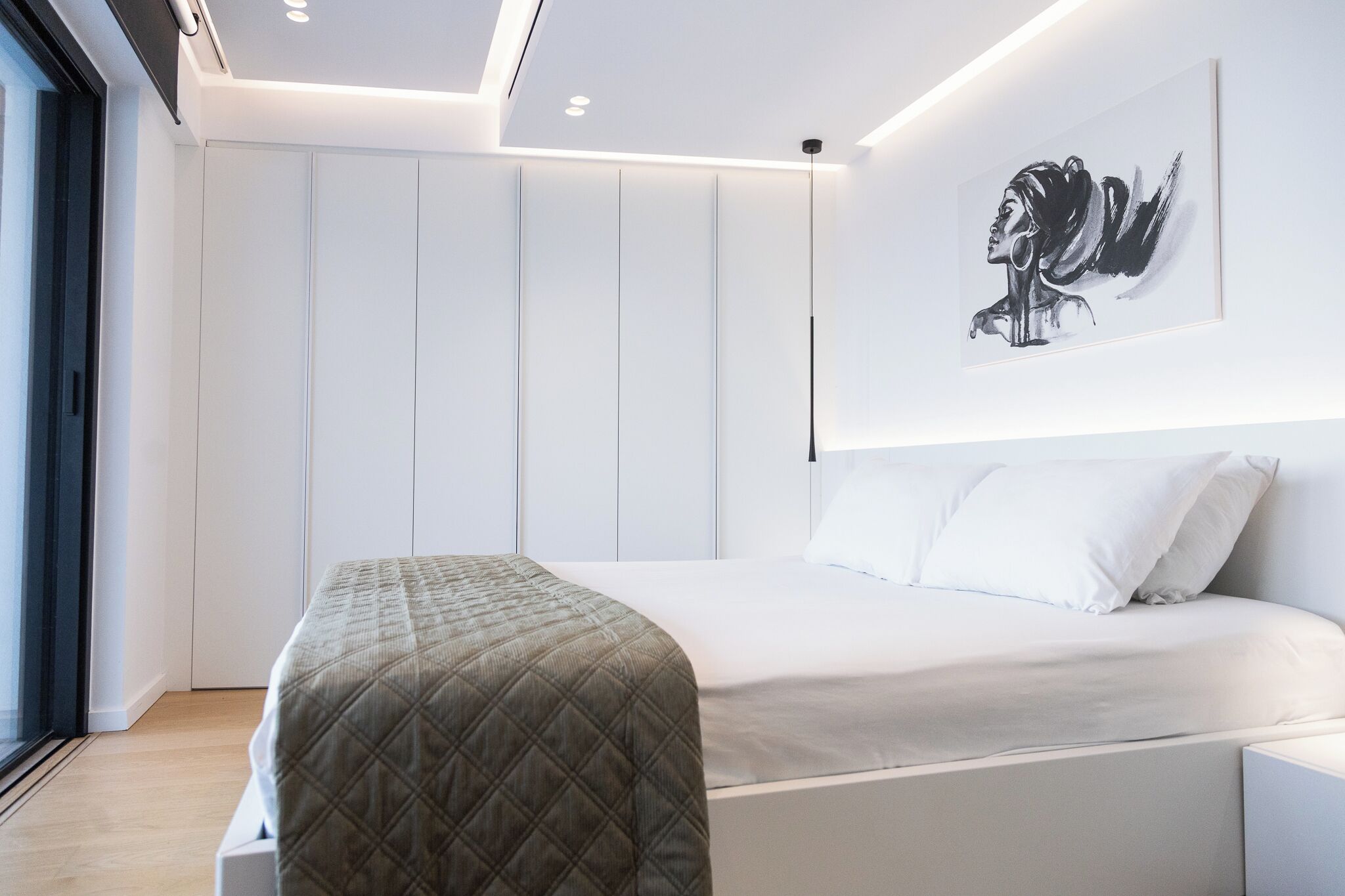 1 Schlafzimmer, Zimmersafe, Schreibtisch, Bügeleisen/Bügelbrett