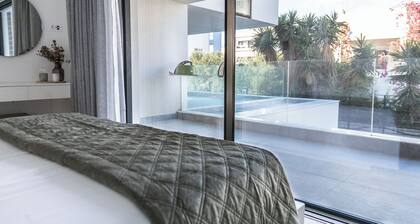 The L Smart Suite â Premium & Minimal