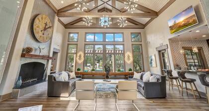 Luxe New 2BR 2BA Apartment in Haltom City with Style