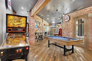 Game room - Luxe New 2BR 2BA Apartment in Haltom City with Style (Haltom City)