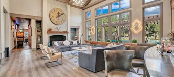 Premium 2BR 2BA Apartment Stay with Chic Interior