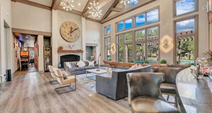 Premium 2BR 2BA Apartment Stay with Chic Interior