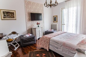 1 chambre, fer et planche à repasser, lit parapluie, Wi-Fi