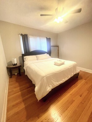 2 slaapkamers, een strijkplank/strijkijzer, wifi, beddengoed