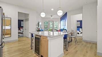 2 bedrooms, desk, iron/ironing board, travel cot