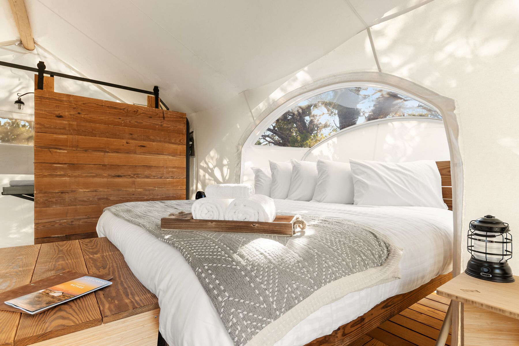 高級寢具、獨特裝潢、布置獨特、床單