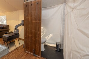 淋浴設備、免費盥洗用品、毛巾、肥皂