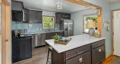 Beach Glass block from Heart of Saugatuck!