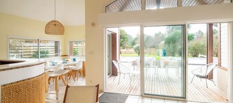 Villa 145 m² near ocean with pool and garden