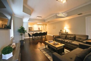 TV - 3BR Luxe Condo in Reunion with Luxe & Touches (Kissimmee)