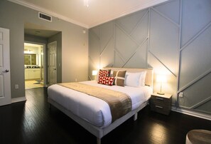 3 bedrooms, iron/ironing board, travel cot, WiFi - 3BR Luxe Condo in Reunion with Luxe & Touches (Kissimmee)