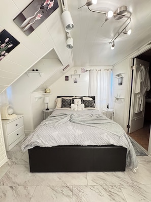 3 slaapkamers, een strijkplank/strijkijzer, wifi