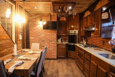 Spacious 3-bedroom apartment with WiFi, AC in marvelous Carteret