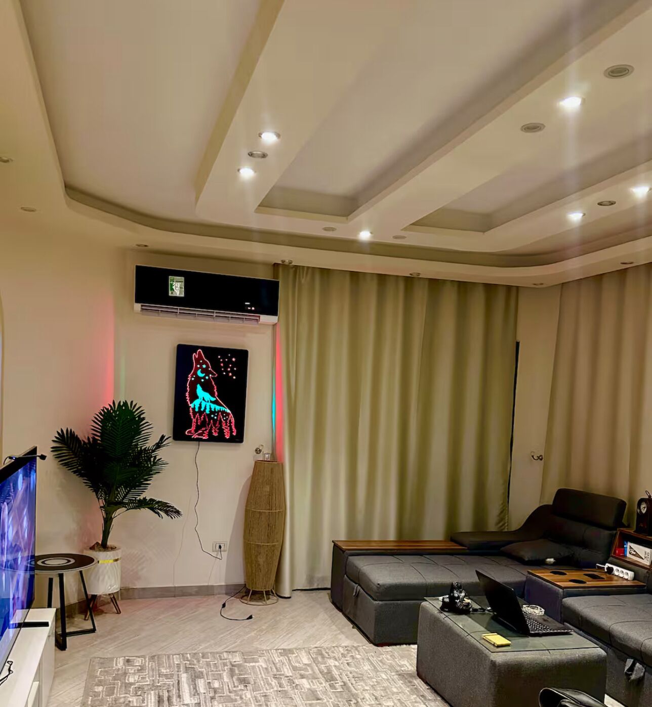 奢華別墅, 3 間臥室, 廚房, 地面層 | 起居區 | 65-吋智慧型電視、數位頻道、Netflix、Hulu