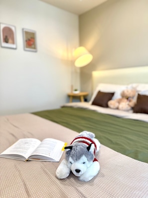 Soundproofing, free WiFi - D Glamor Resort  (Bangkok)