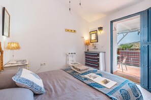 2 bedrooms, free WiFi, bed sheets - Holiday Home 'La Alamea' with Sea View, Private Pool and Wi-Fi (Almuñecar)