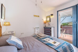 2 bedrooms, free WiFi, bed sheets - Holiday Home 'La Alamea' with Sea View, Private Pool and Wi-Fi (Almuñecar)