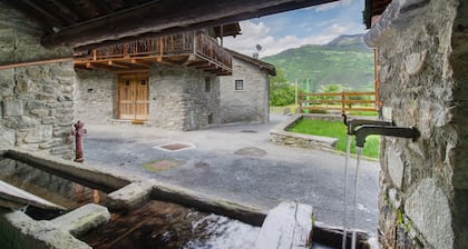 Chalet 'Petite Maison Des Alpes' mit Bergblick und Balkon