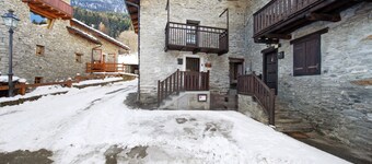 Chalet 'Petite Maison Des Alpes' avec vue sur montagne et balcon