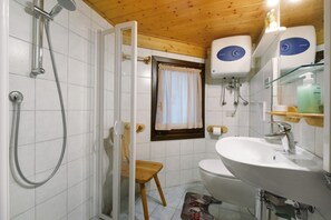 Doccia, set di cortesia gratuito, asciugacapelli, asciugamani