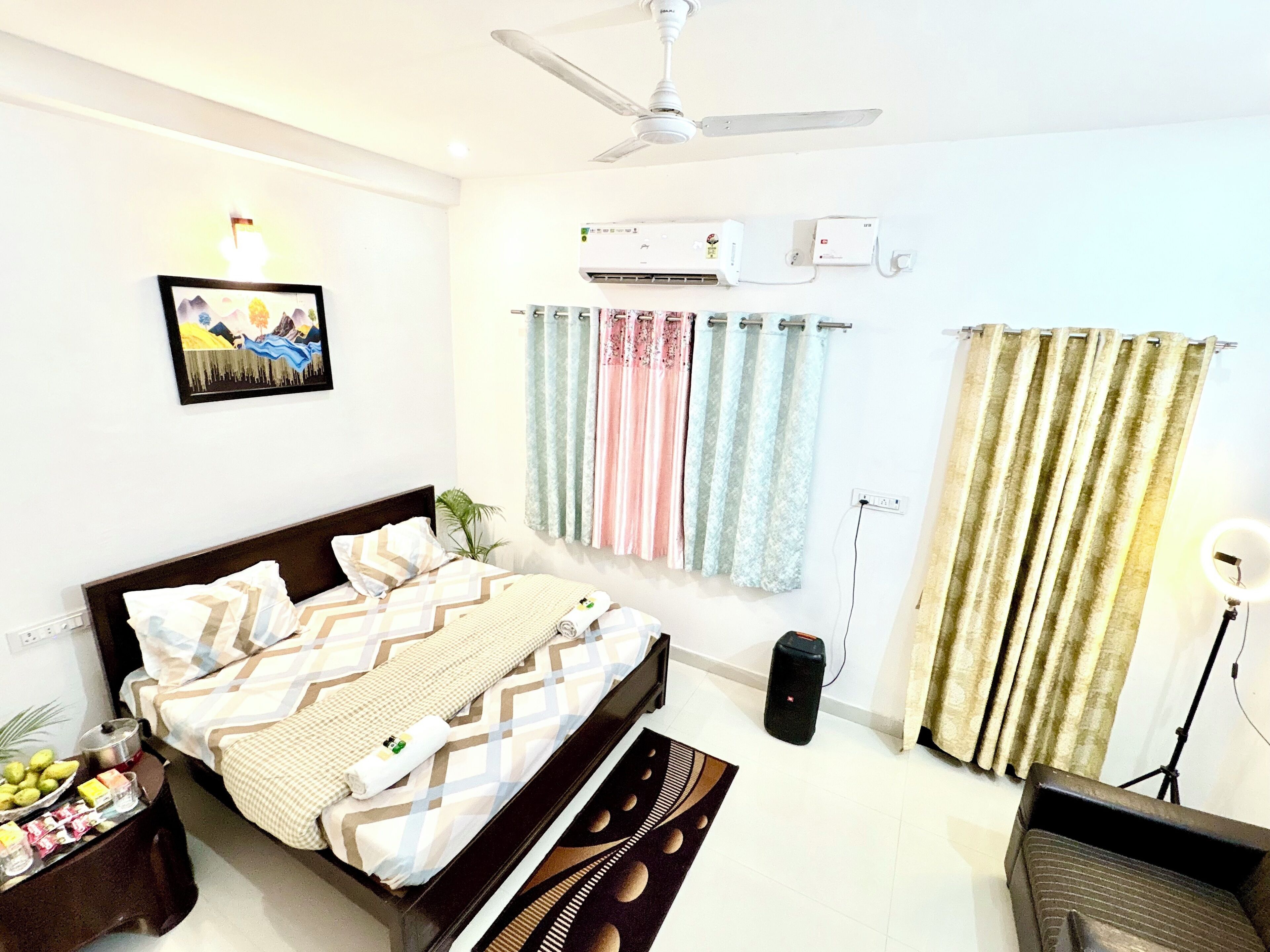 Deluxe Room | Desk, laptop workspace, WiFi (free)