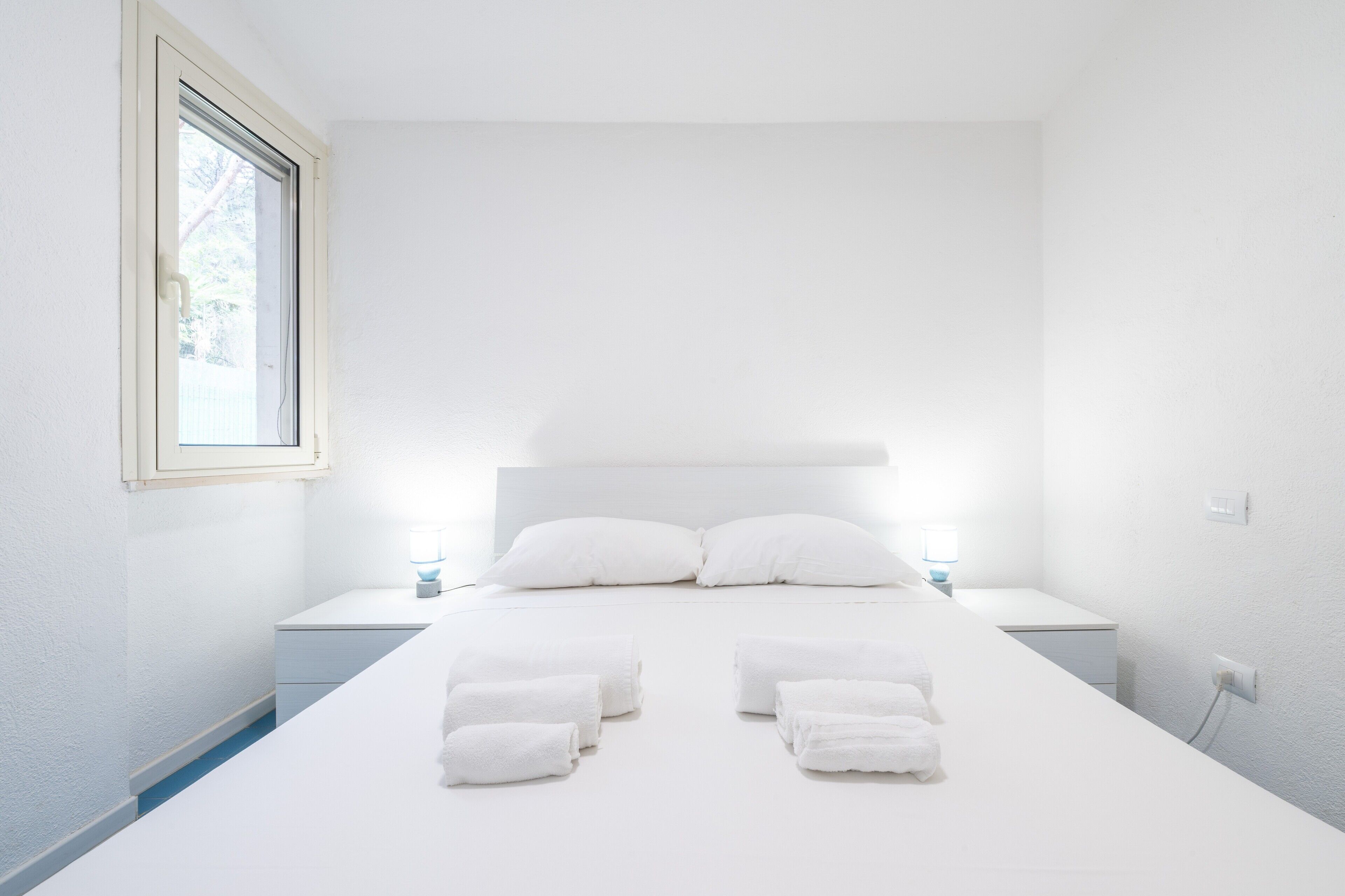 2 bedrooms, iron/ironing board, bed sheets