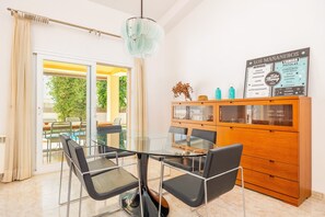 Dining - Holiday Home 'Ramón' with Private Pool, Wi-Fi and Air Conditioning (Palma)