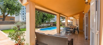 Holiday Home 'Ramón' with Private Pool, Wi-Fi and Air Conditioning