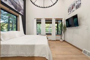 5 bedrooms, travel cot, free WiFi, bed sheets