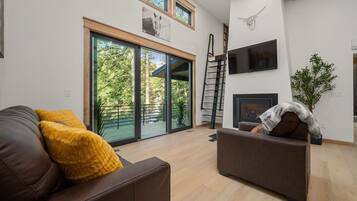 TV connectée, cheminée