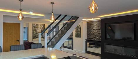 Departamento | Cocina privada | Refrigerador, microondas, horno y parrilla de estufa