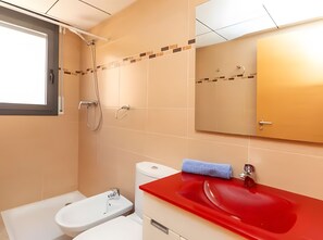 Shower, towels