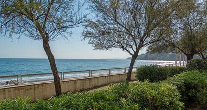 Apartment 'Mare E Monti' with Sea View, Wi-Fi and Air Conditioning