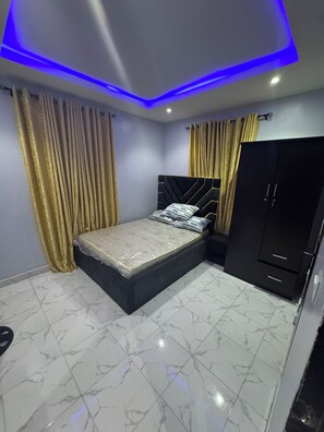 3 Schlafzimmer, Bügeleisen/Bügelbrett, WLAN, Bettwäsche