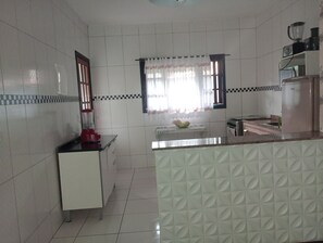 Private kitchen - Garatucaia Beach House (Garatucaia Angra dos Reis)