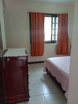 3 bedrooms, iron/ironing board, WiFi