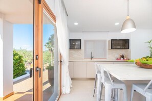 Fridge, microwave, oven, stovetop - Can Americano, your oasis of peace (Sant Rafel)