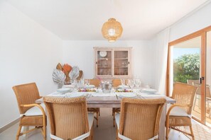 Dining - Can Americano, your oasis of peace (Sant Rafel)