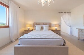 3 bedrooms, iron/ironing board, travel cot, WiFi - Can Americano, your oasis of peace (Sant Rafel)