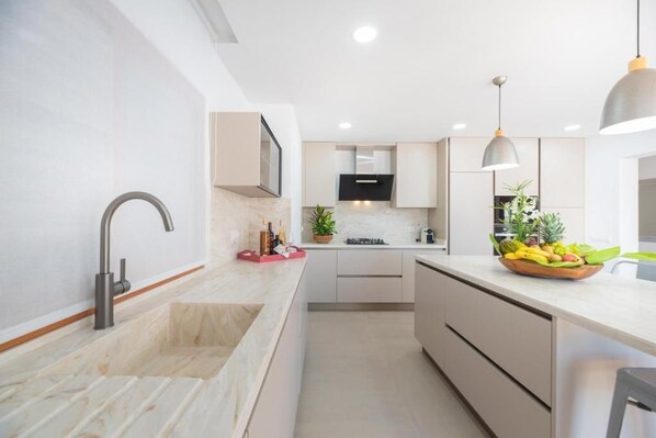 Fridge, microwave, oven, stovetop