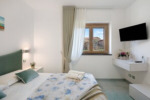 1 bedroom, free WiFi, bed sheets