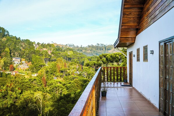 View from property - VELINN Pousada Villa Paty II (Campos do Jordão)