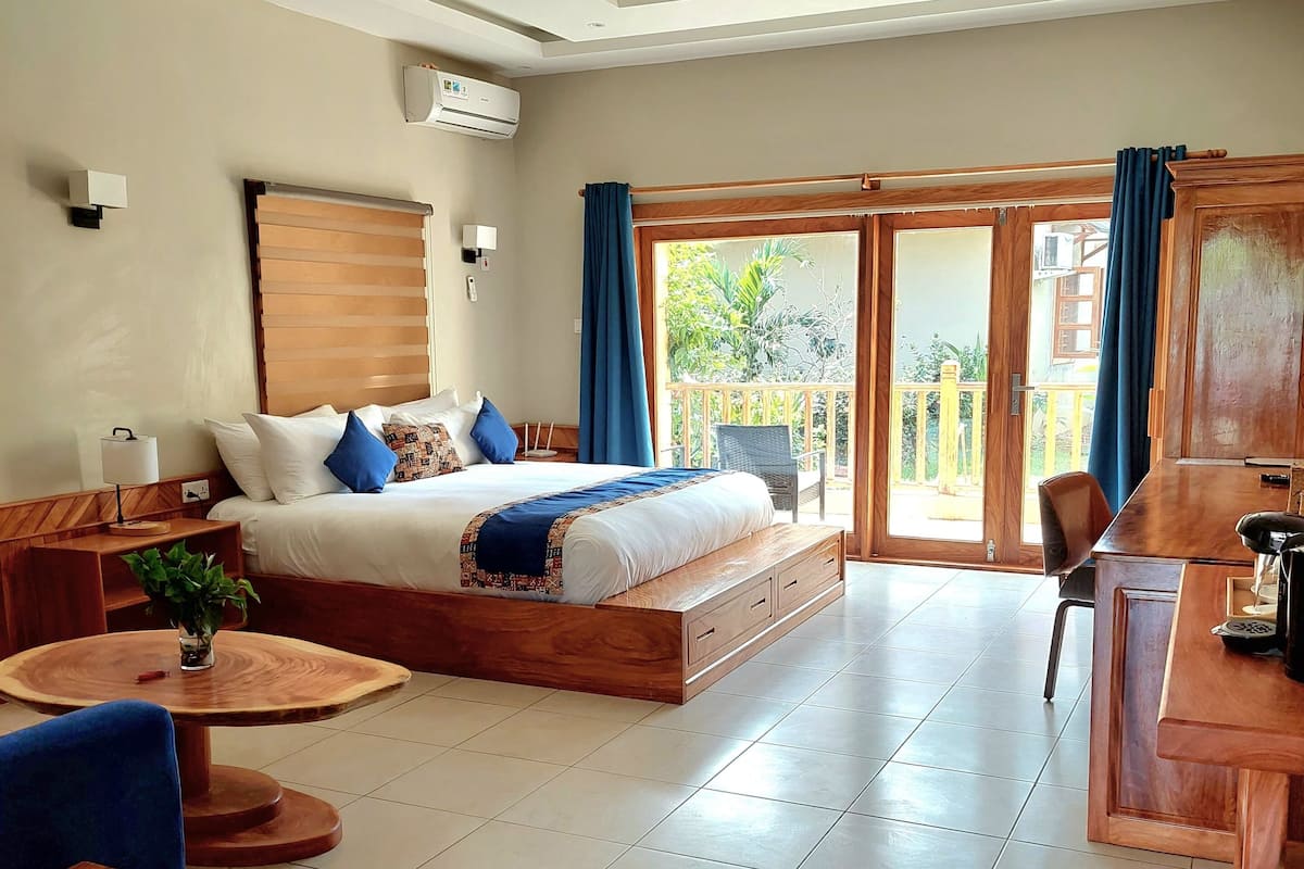In-room safe, desk, laptop workspace, blackout curtains